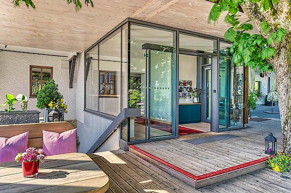 Neuer Eingangsbereich am Biergarten